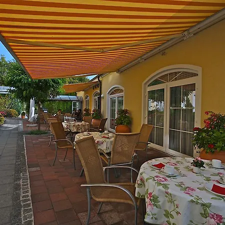 Am Schlossberg 4*