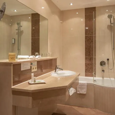 Otel Am Schlossberg 4*