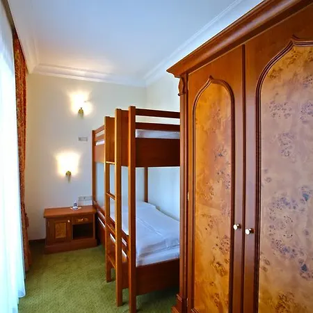 Отель Am Schlossberg