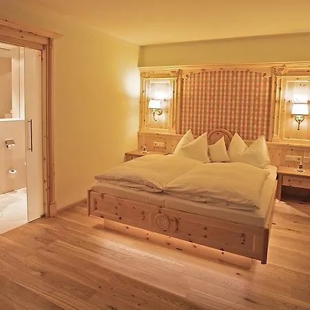 Am Schlossberg 4*