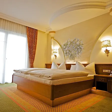 Am Schlossberg Отель 4*