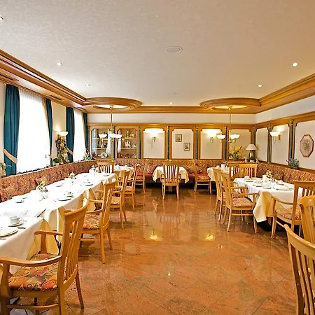 Am Schlossberg 4*