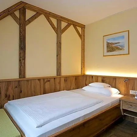 Am Schlossberg 4* Erding