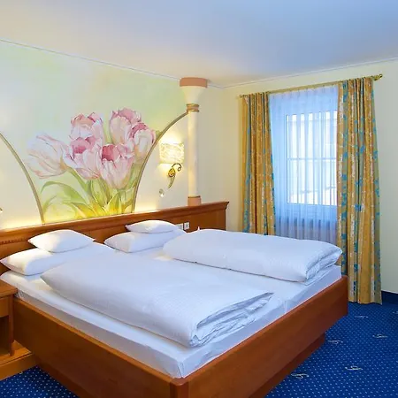 Am Schlossberg 4*